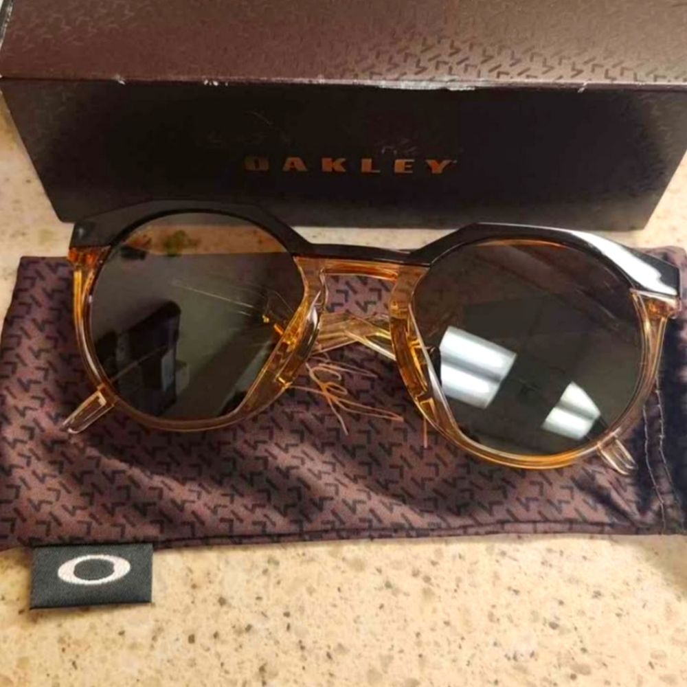Oakley women sunglasses